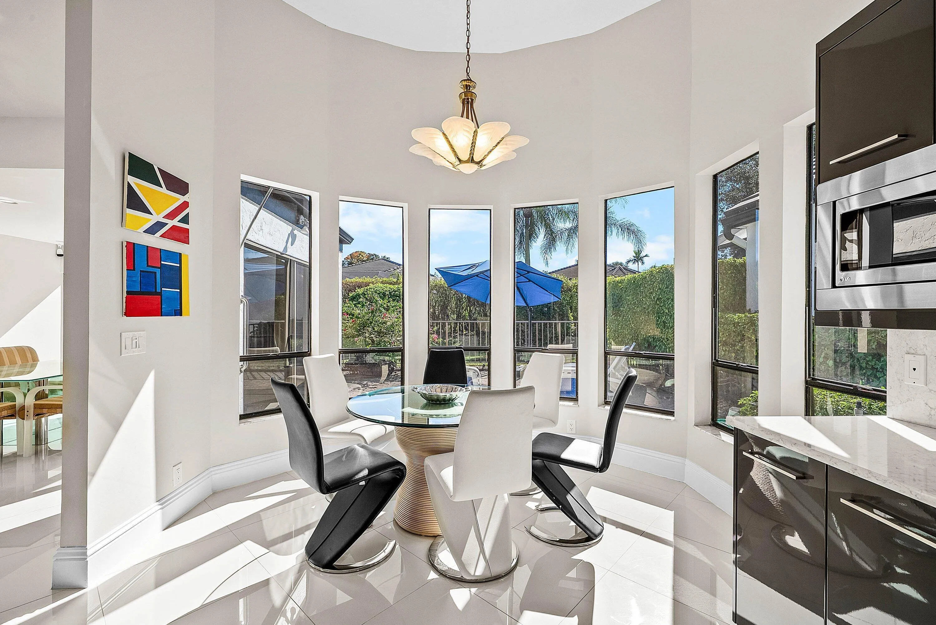Breakfast area