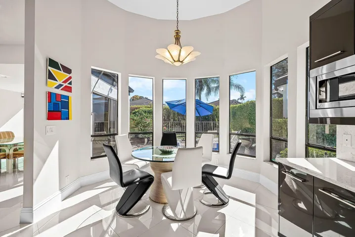 Breakfast area