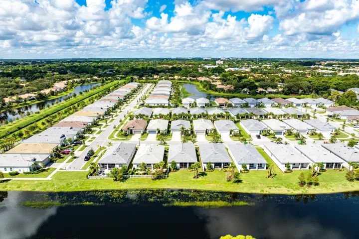 053-349GeillisPath-DelrayBeach-FL-33445-