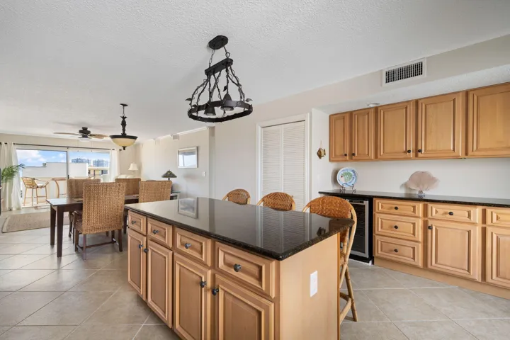 4-web-or-mls-4049 Ocean Dr 505--4