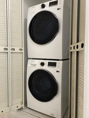 LAUDRY CLOSET