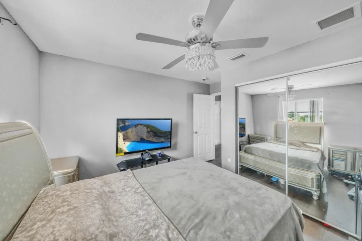 25 Guest Bedroom C (2)
