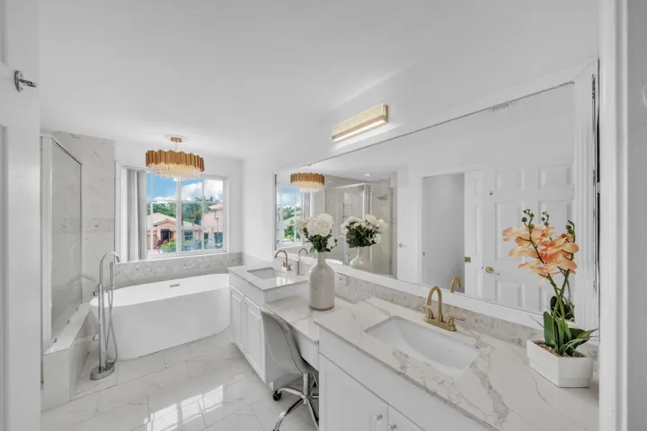 18 Primary Bathroom (1)