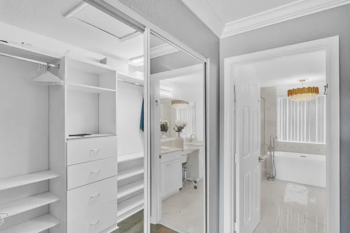 17 Primary Closet (1)