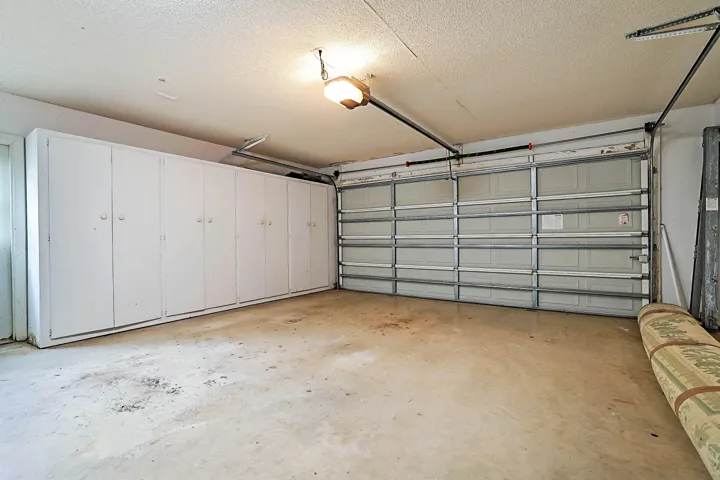 2-Car Garage