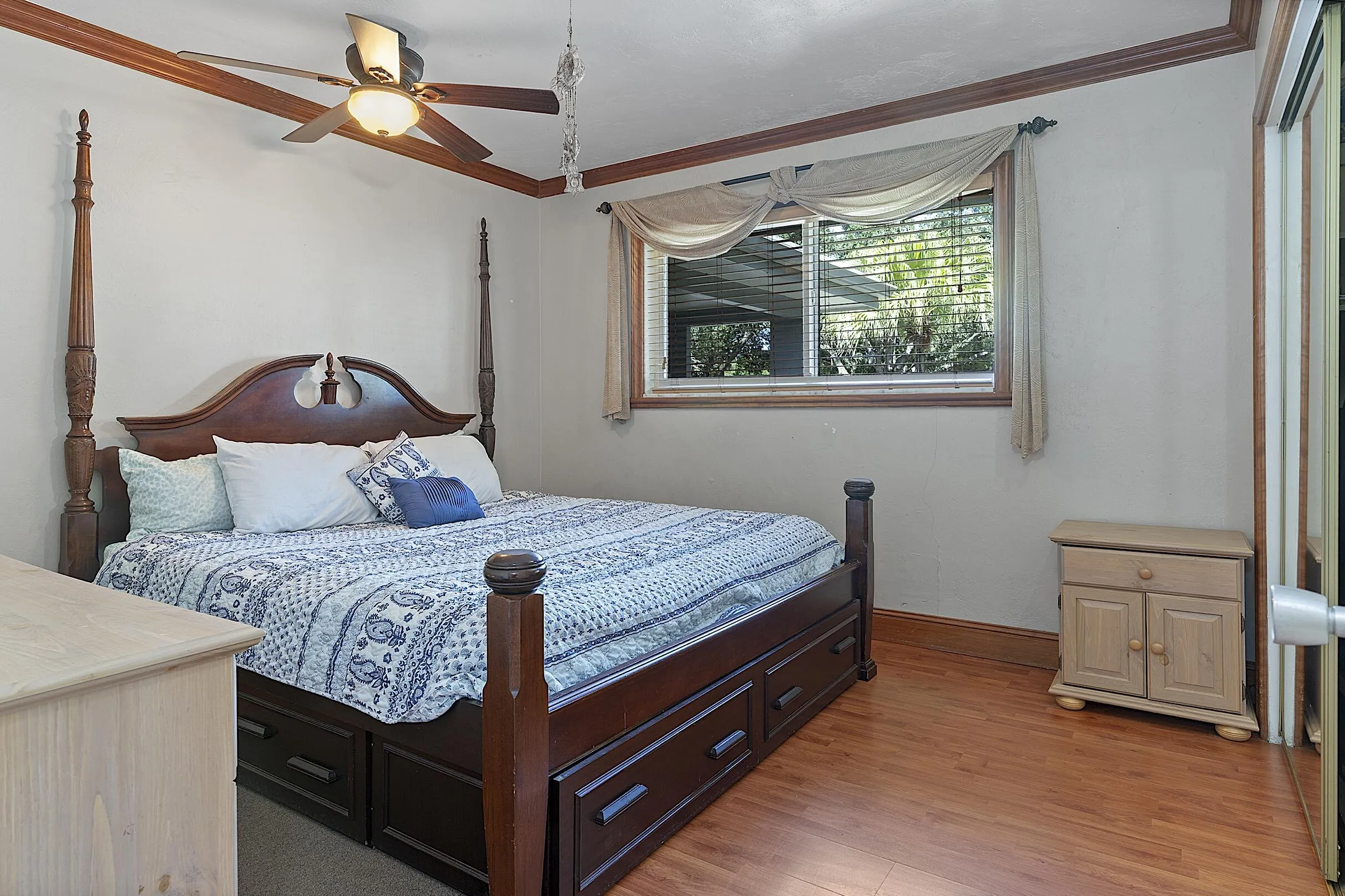 521 SW 59th st - - 037