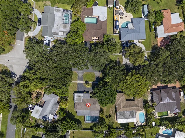 521 SW 59th st - - 006