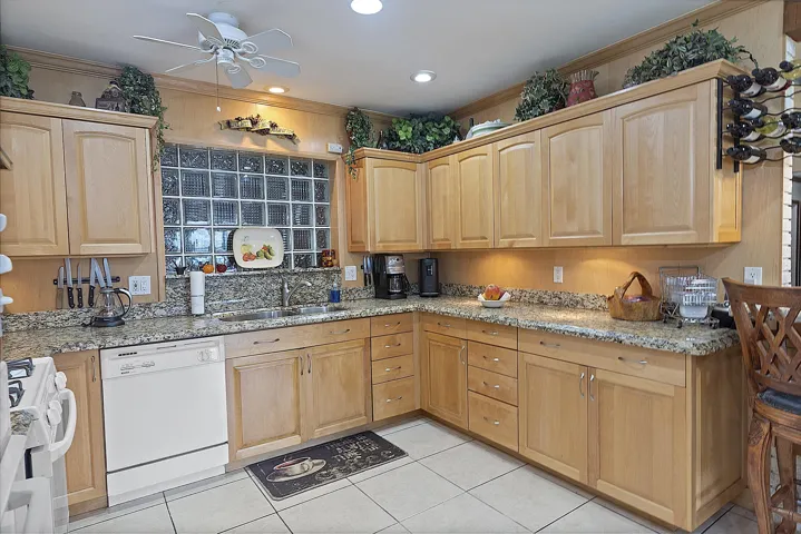 521 SW 59th st - - 030