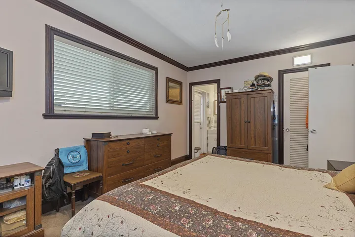 521 SW 59th st - - 043