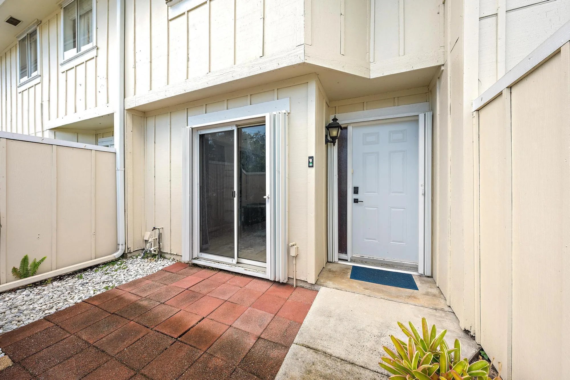 Front Patio/Entry