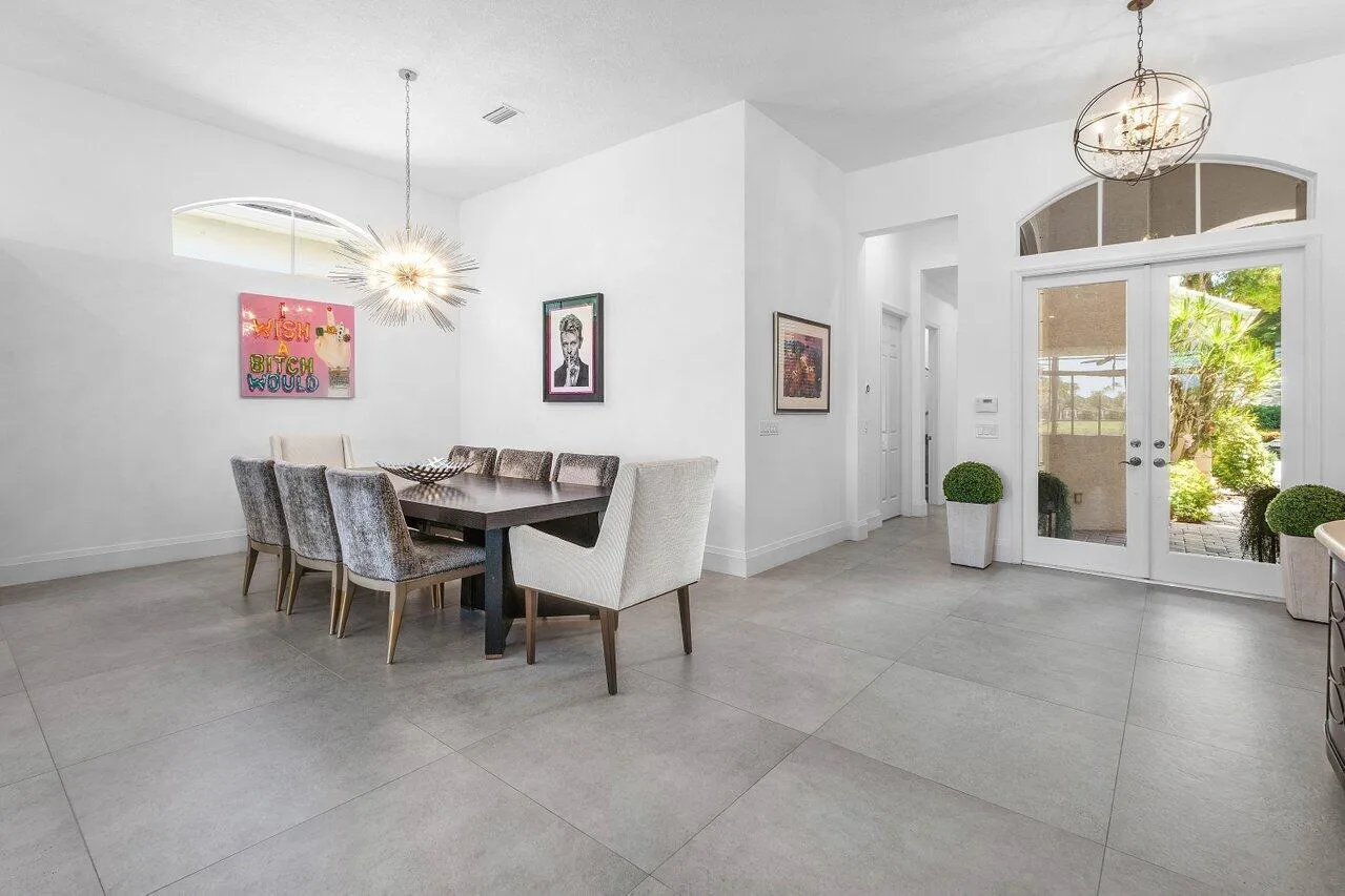 Spacious Dining Area