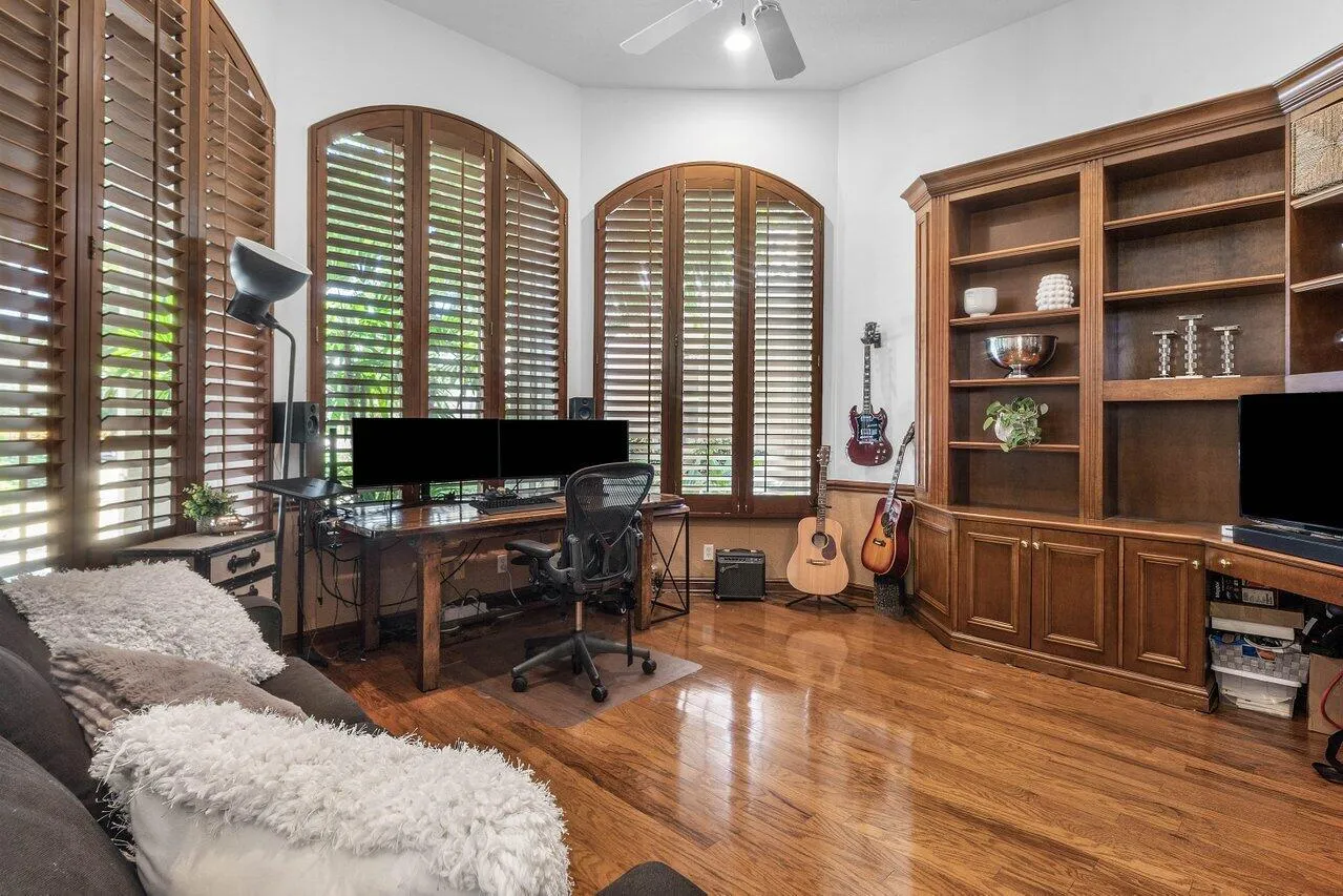 Grand Office, Den or Family Room