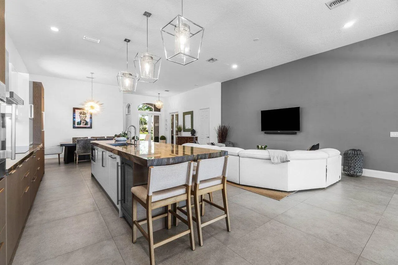 Open Floorplan Great for Entertaining
