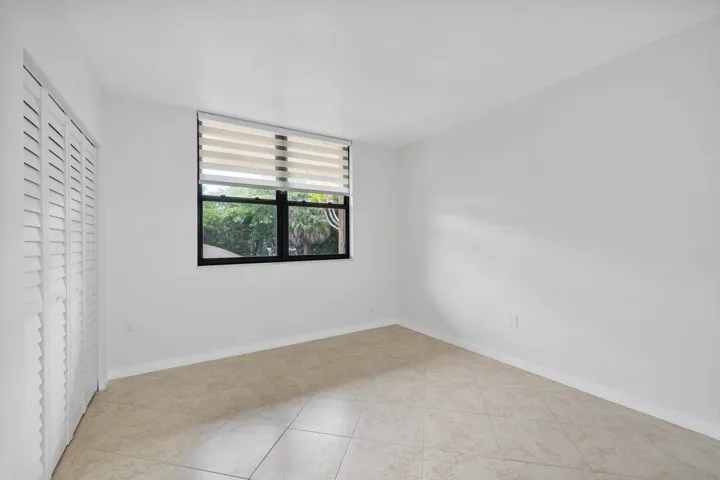 08-740 NE 199 St APT 205G_008