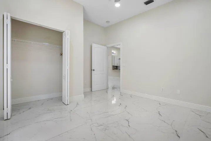bedroom 2-2