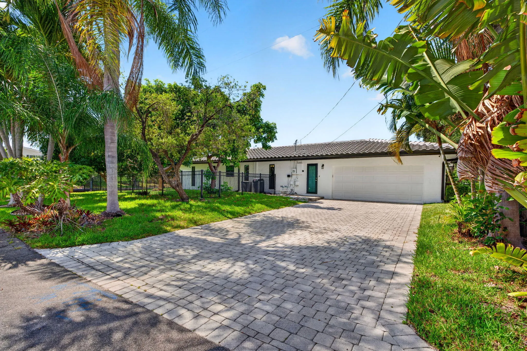 ADD_40_Rear_Driveway_Garage_View