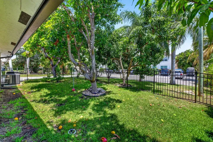 5570 NE 26th Ave 52