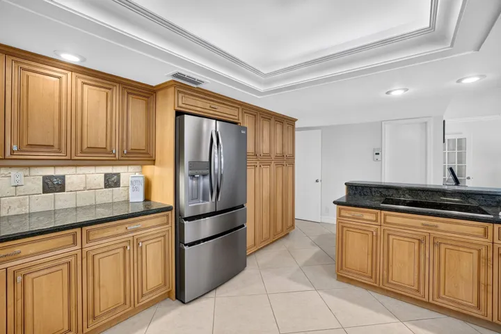 5570 NE 26th Ave 14
