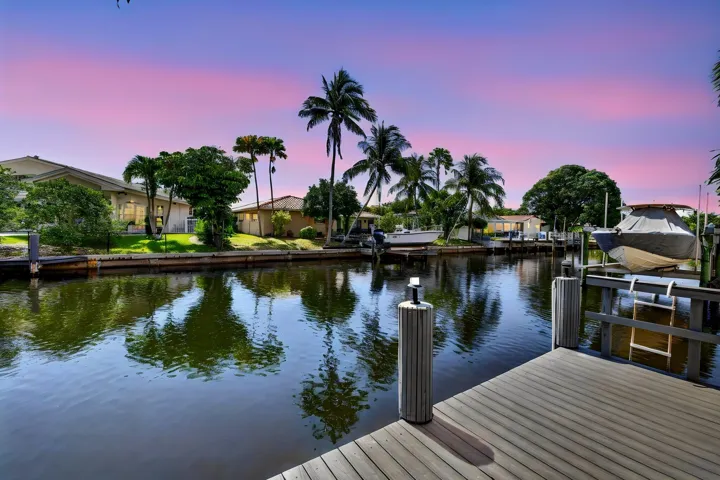 01_Twilight_Canal_View_Private_Dock