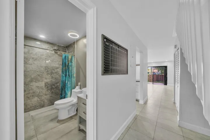 6 Guest Bathroom (1)