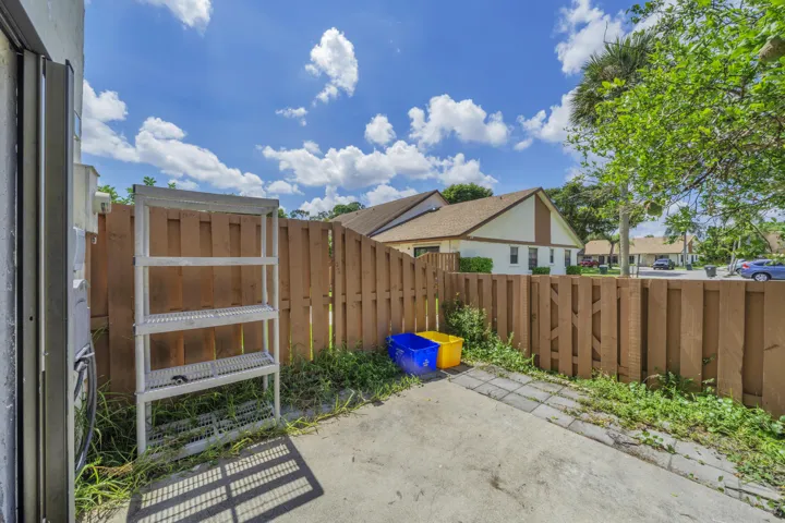 10 Patio (2)
