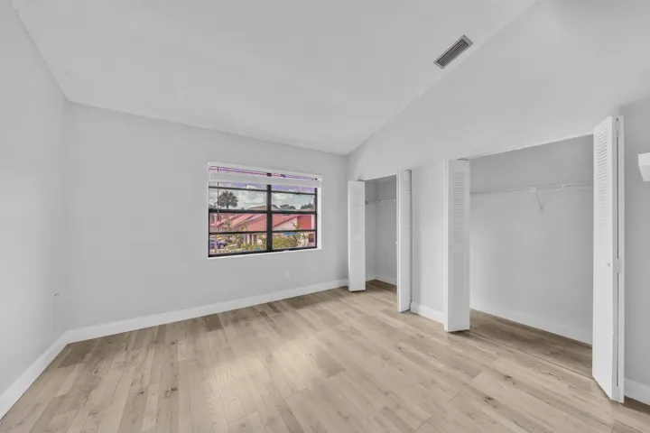 19 Primary Bedroom (1)