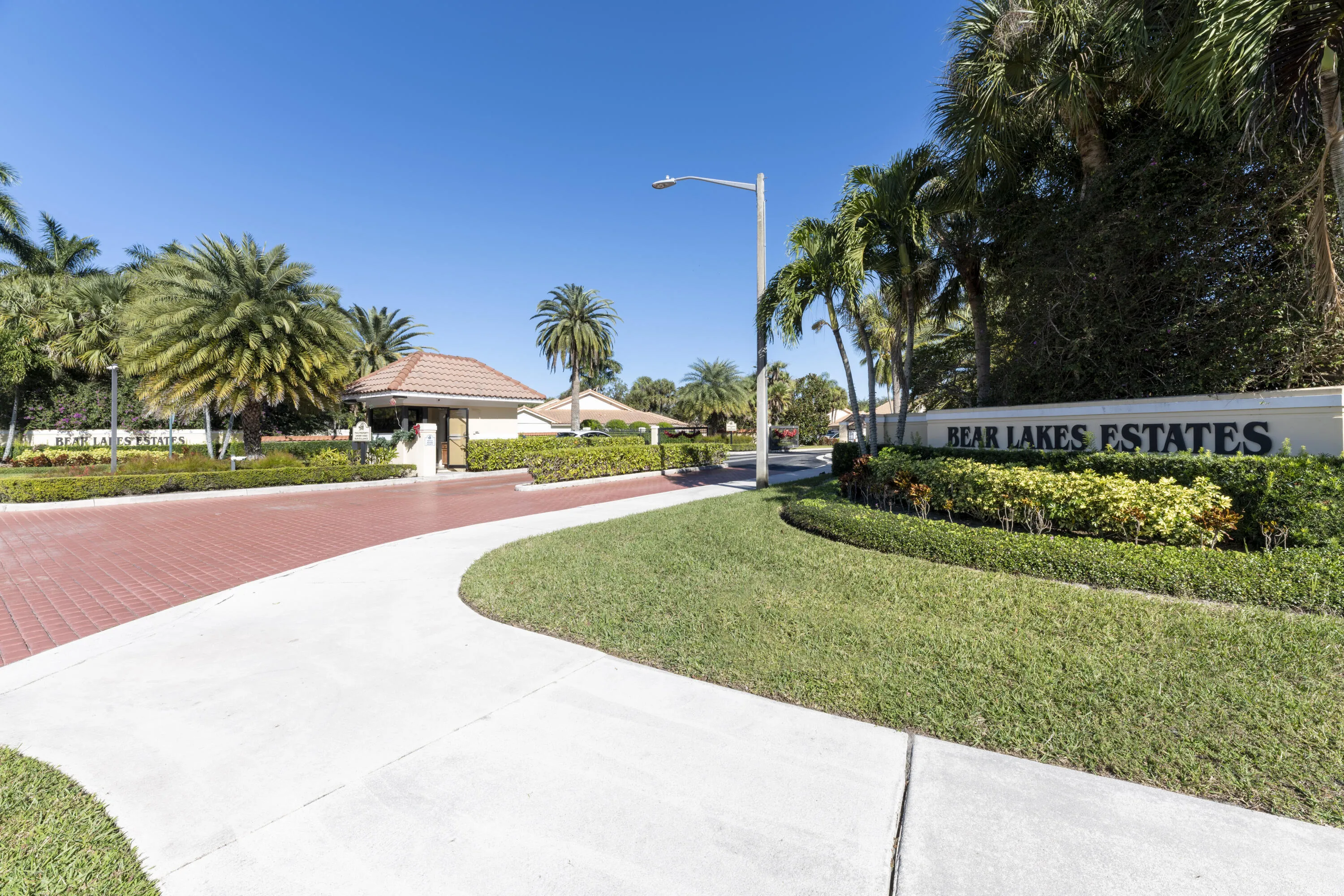 COMMUNITY GATE