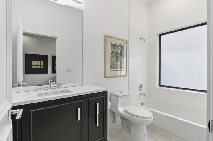 GUEST ENSUITE BATH 2