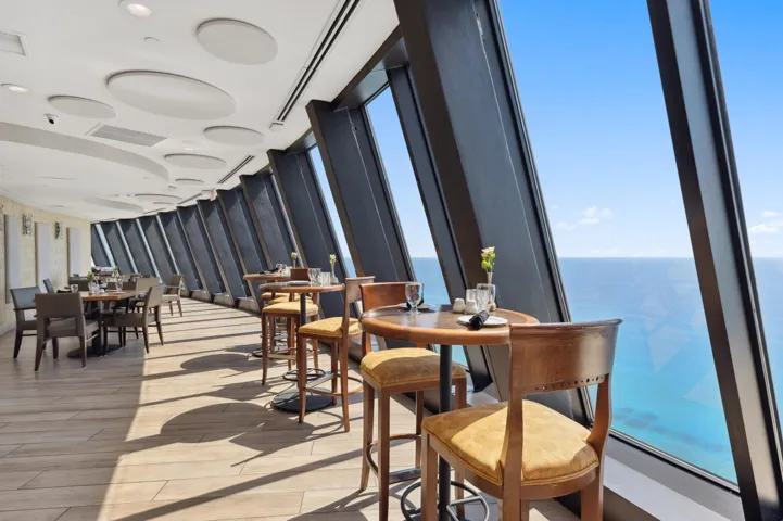 28. Marquis Lounge