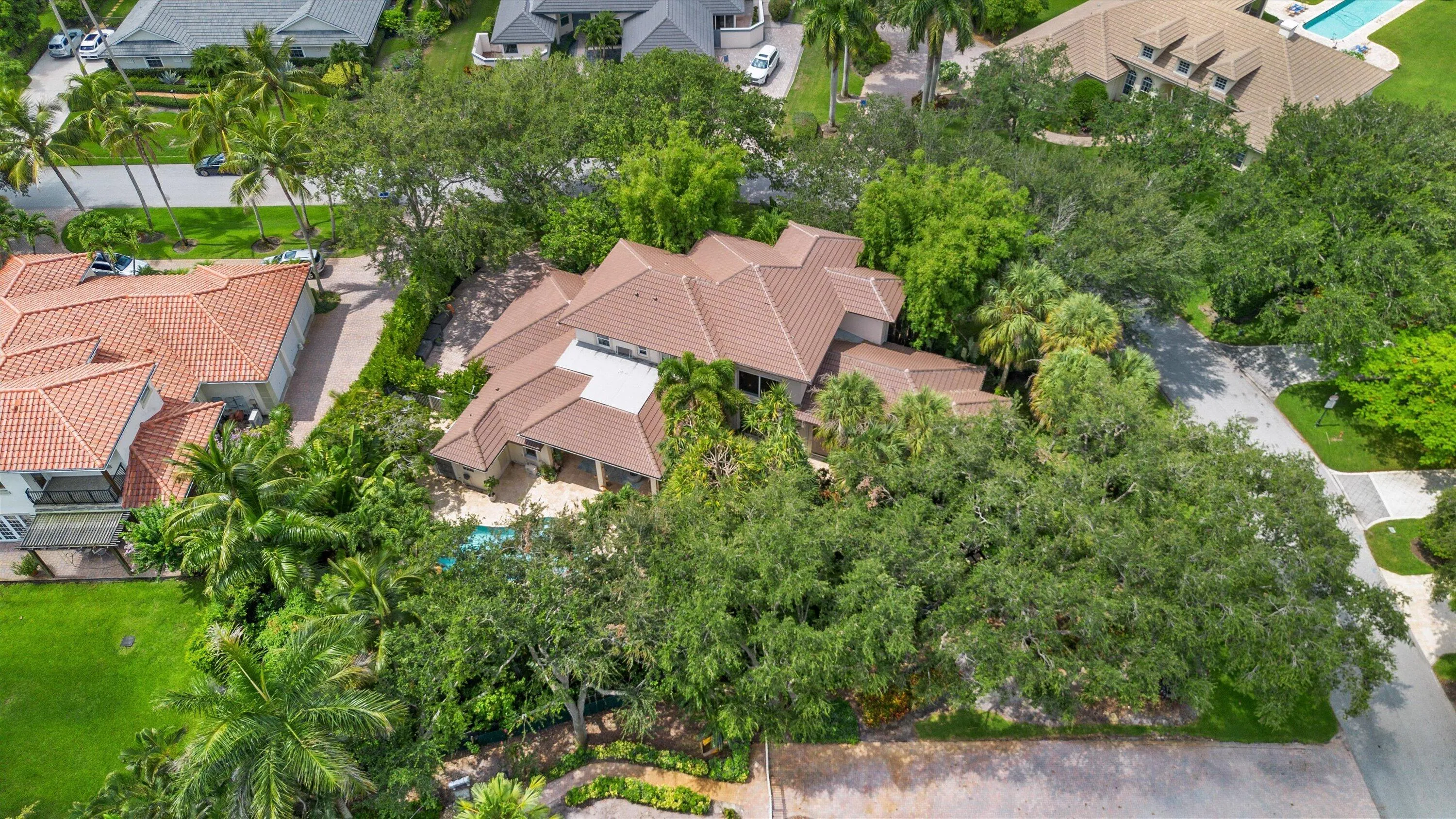 4699 Gleneagles Dr