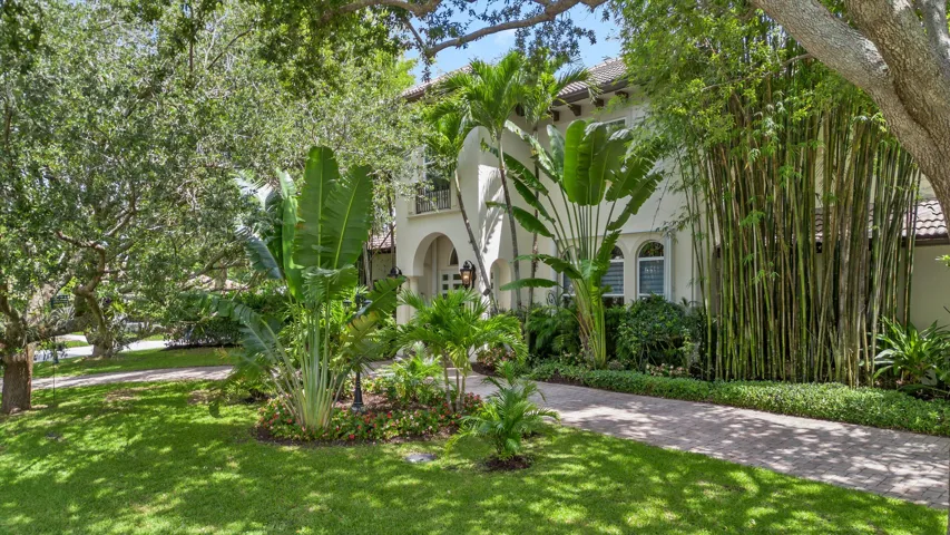 4699 Gleneagles Drive