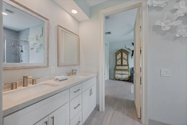 Jack & Jill Full Guest Bath 2