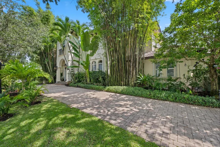 4699 Gleneagles Drive