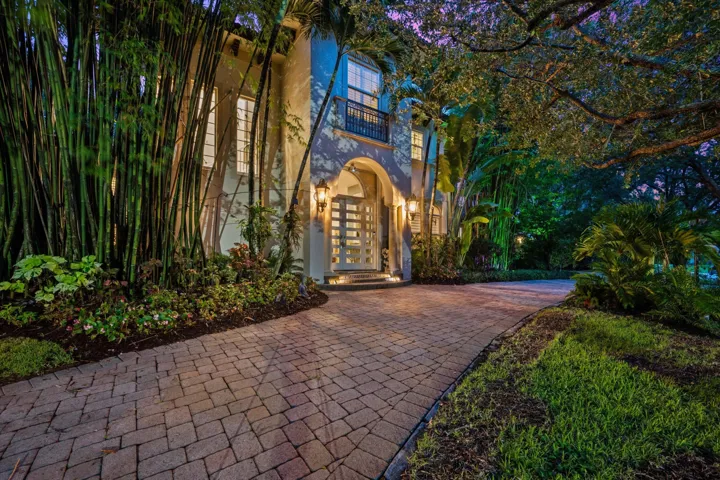 4699 Gleneagles Drive
