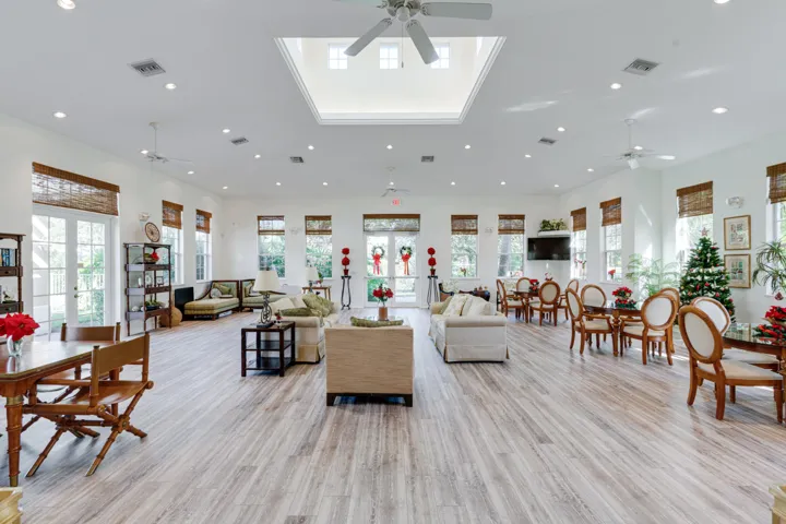 CLUBHOUSE