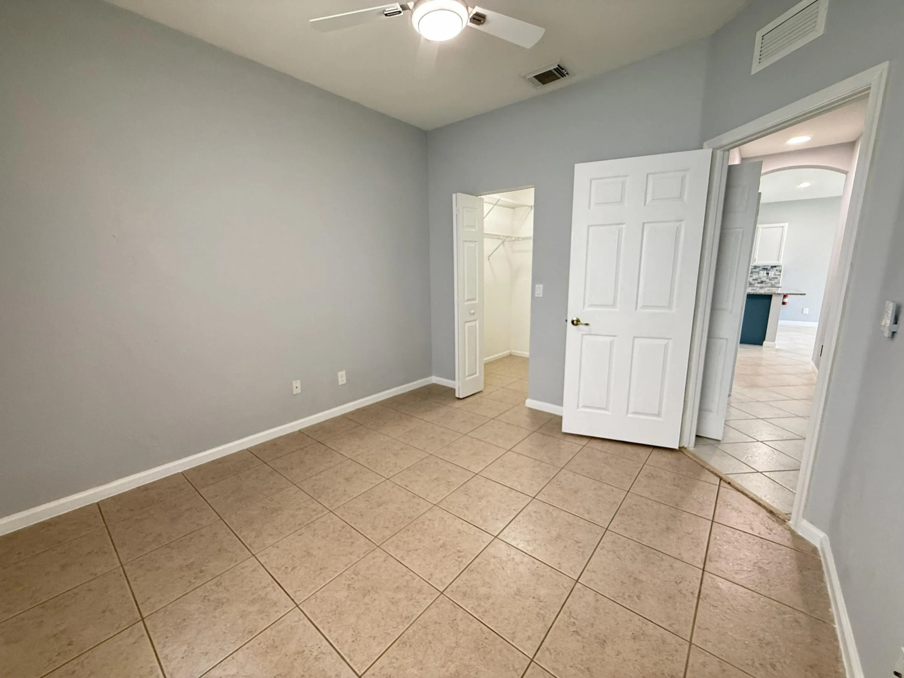 2nd bedroom with walk in closet