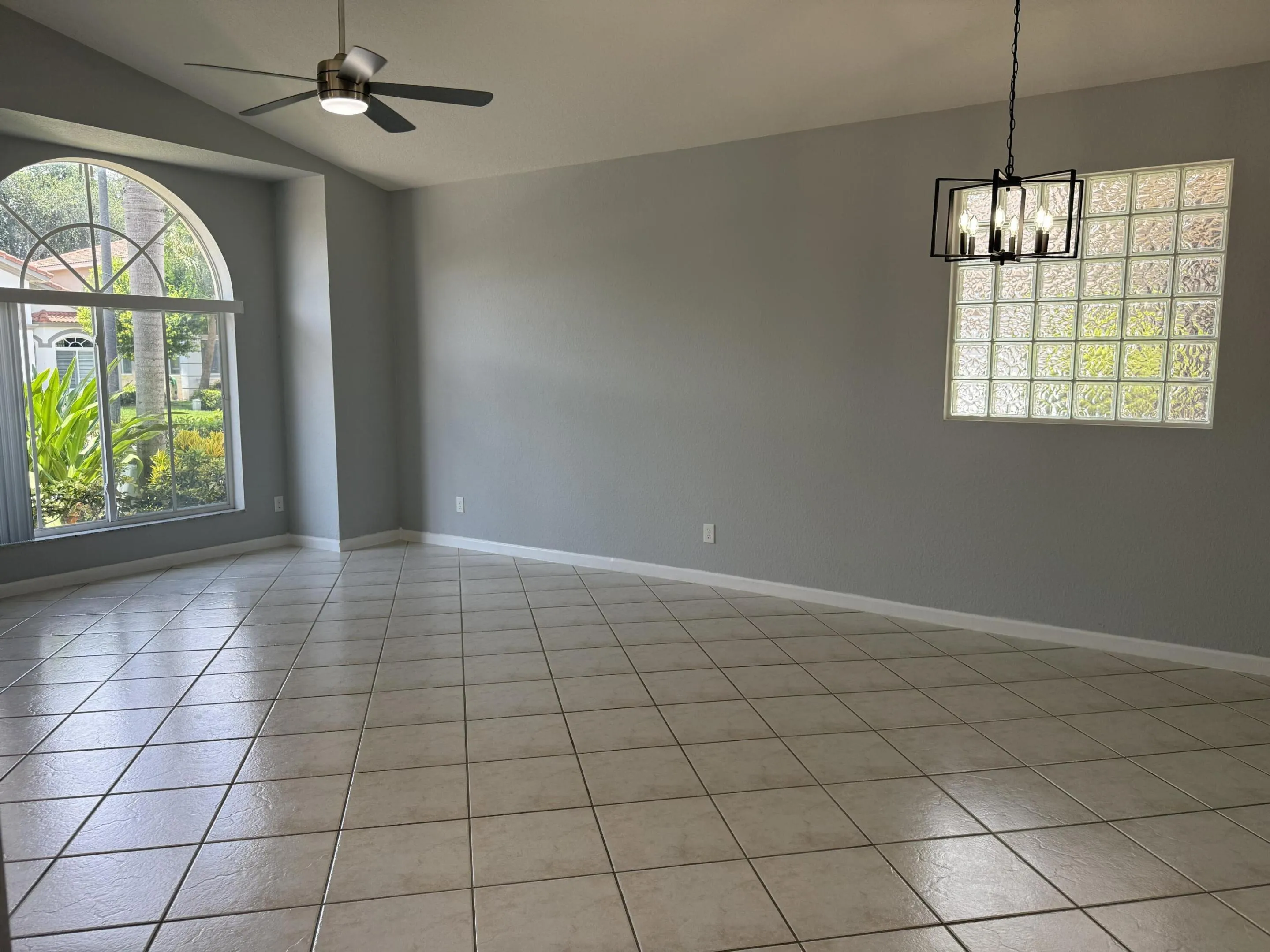 Living/dining area