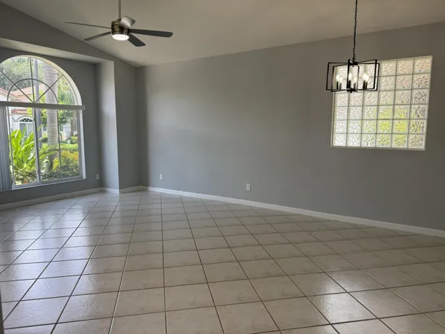 Living/dining area