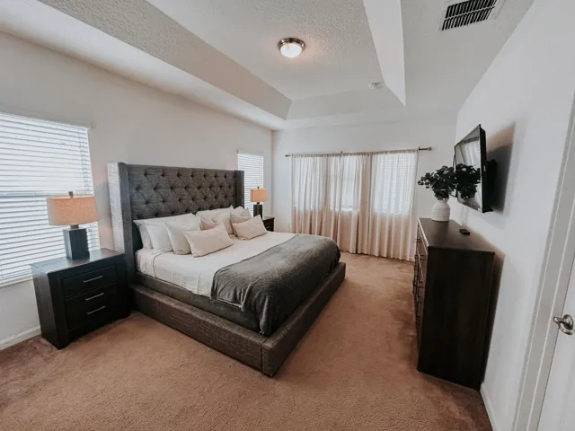 Master bed 2 sec floor