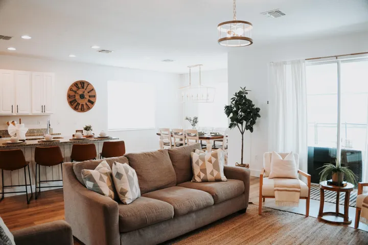 LIVING ROOM 02