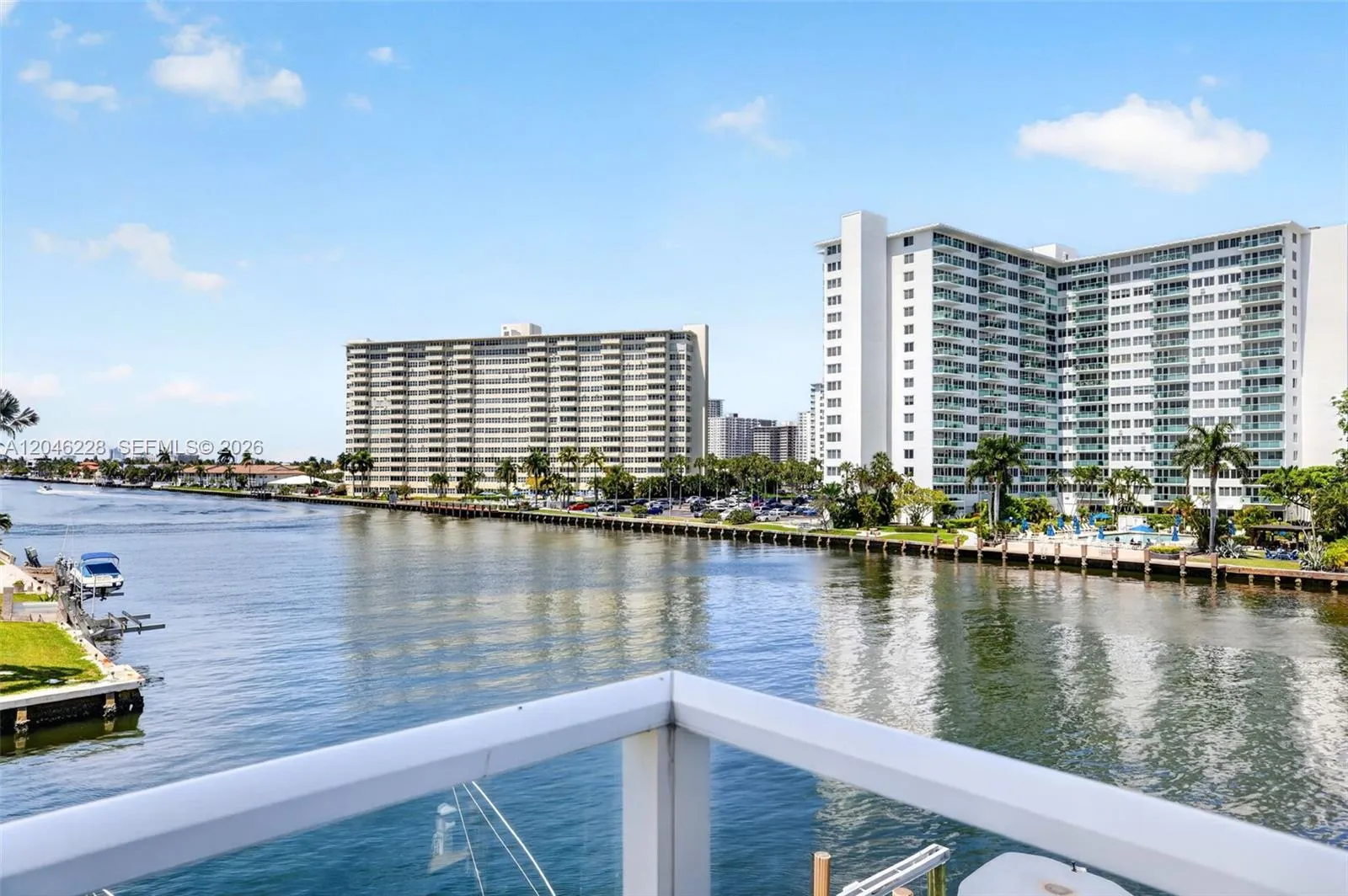 Deep water canalCorner pointe view
