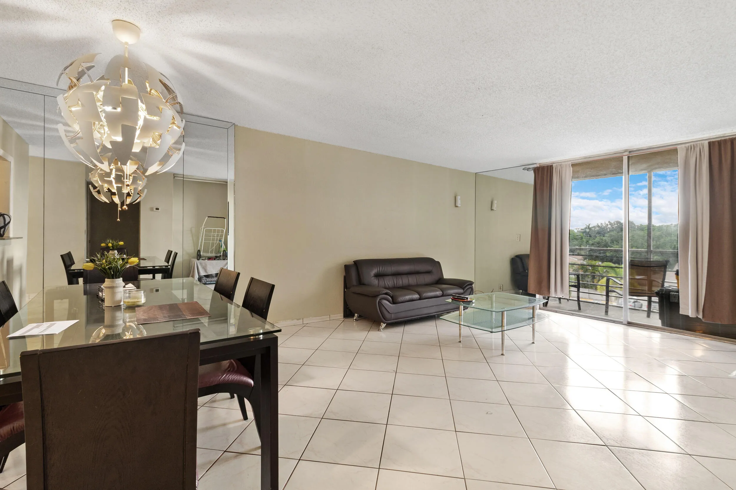13_accutour_408-nw-68th-ave-apt-405 -004