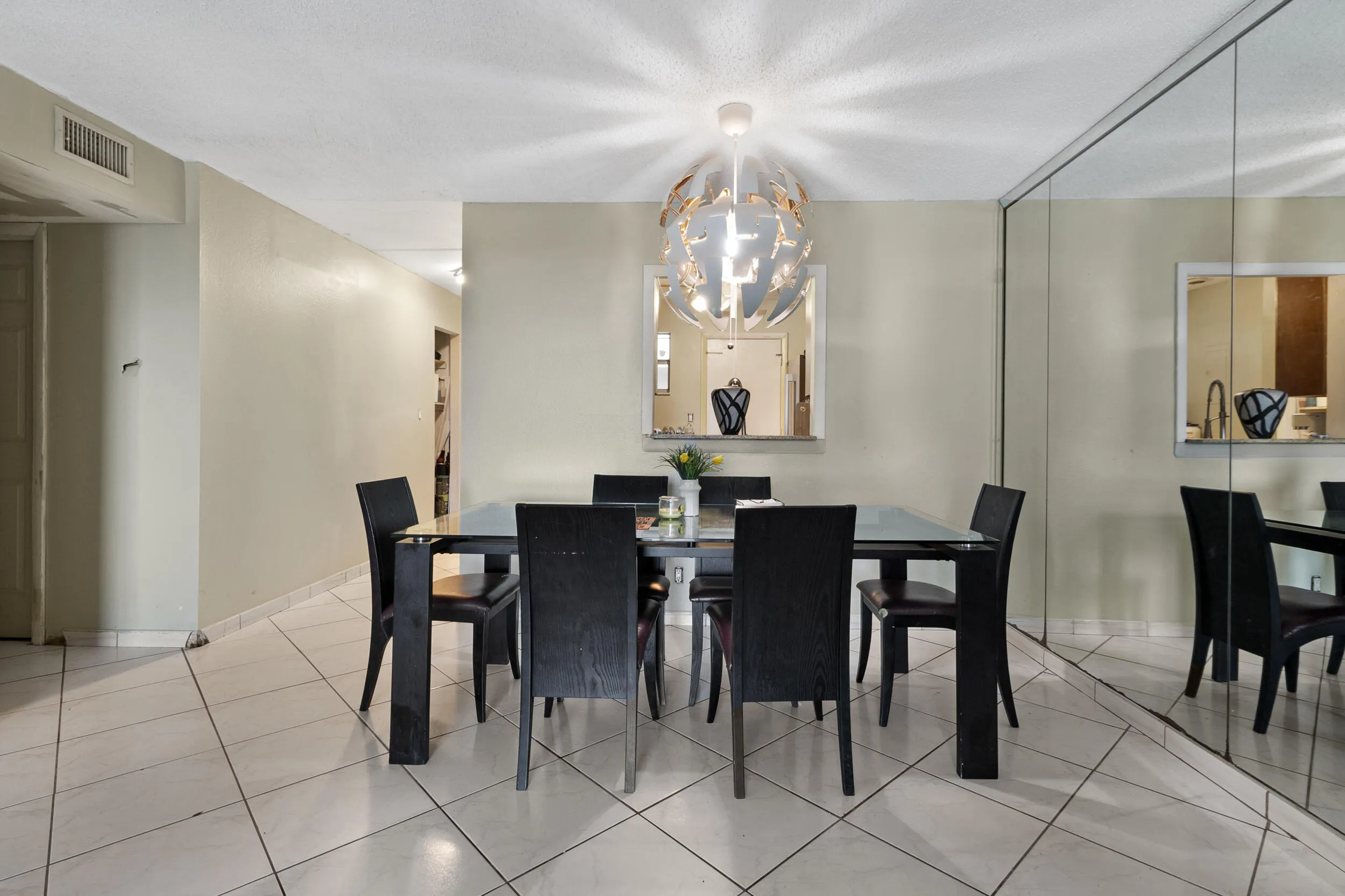 14_accutour_408-nw-68th-ave-apt-405 -005