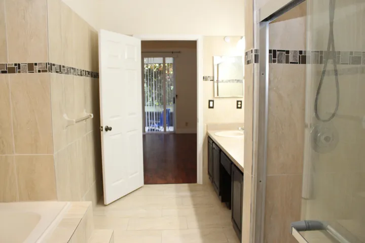 En suite bath