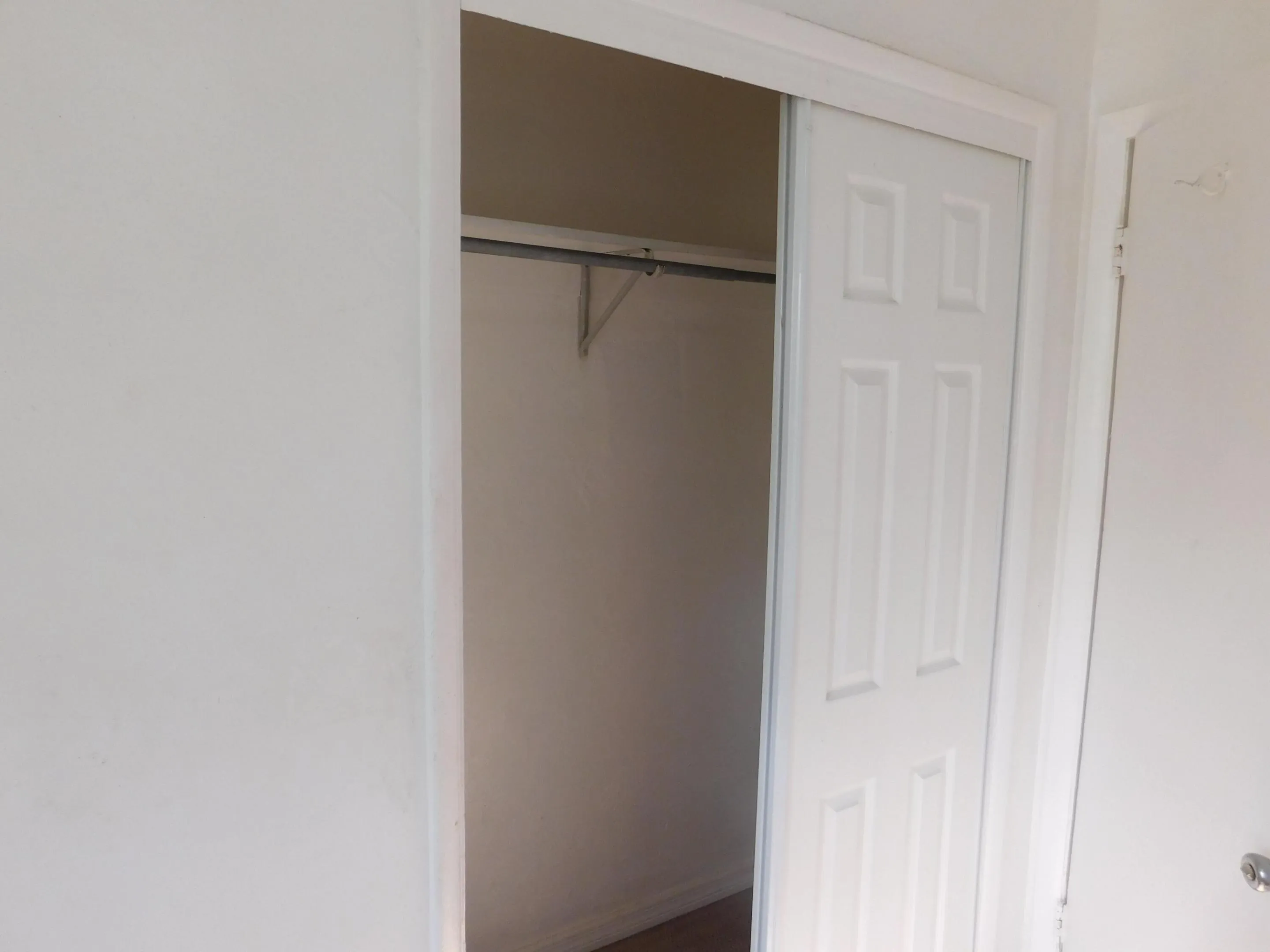 435 NW 40th AVE FORT LAUD. - ROOM1 CLOSE