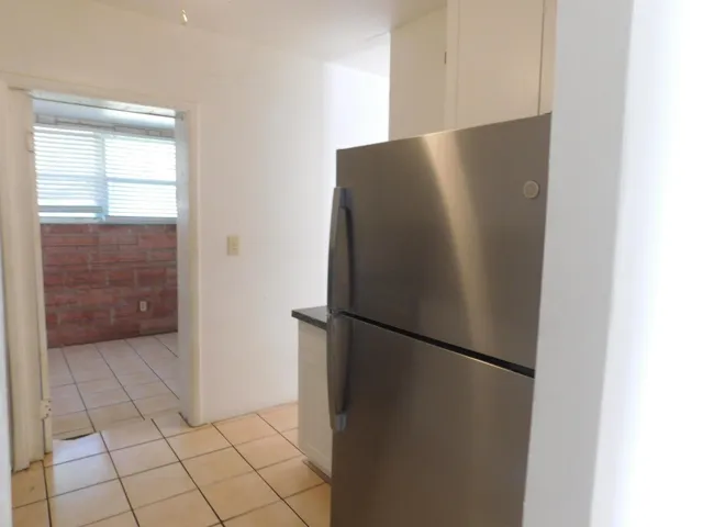 435 NW 40th AVE FORT LAUD. - KITCHEN2