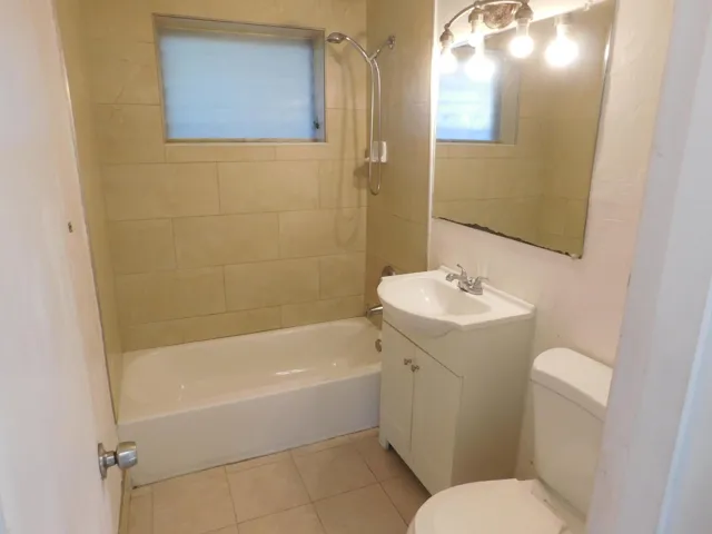 435 NW 40th AVE FORT LAUD. - BATHROOM1