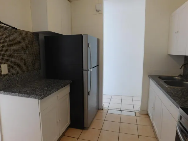 435 NW 40th AVE FORT LAUD. - KITCHEN3
