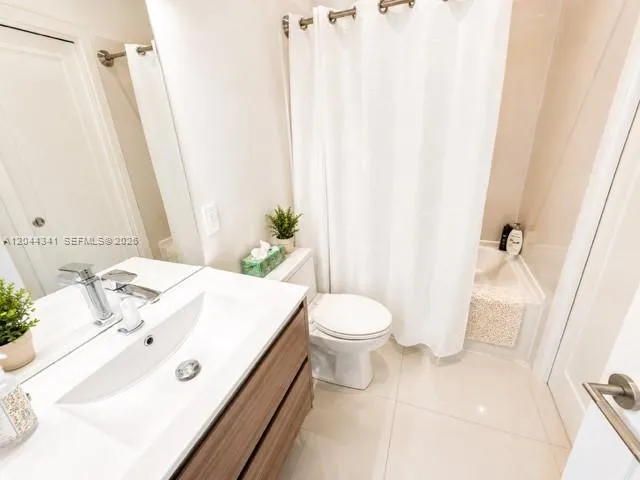 Guest & 2nd bath