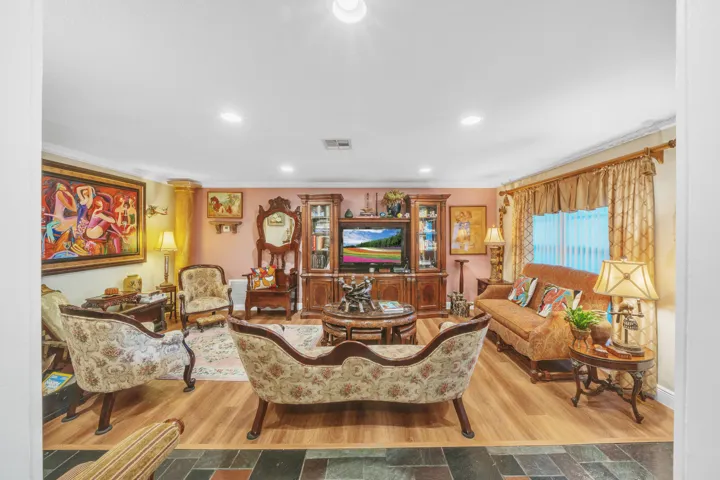 8 Living Area (1)
